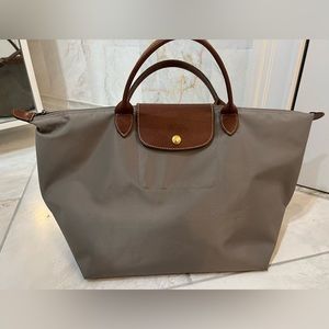 Longchamp (made in France!) Le Pliage, size medium